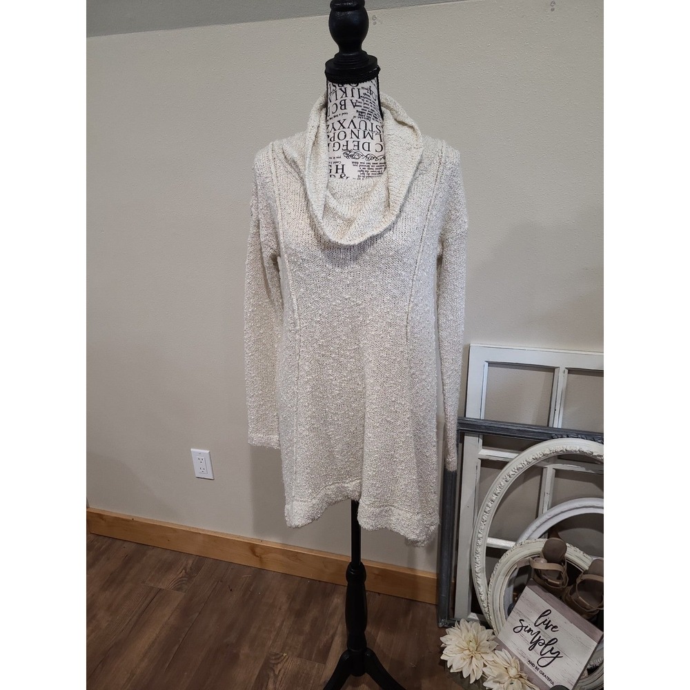 Mia Joy womens size 12 Natural Texutured Asymetrical Hem Tunic sweater.‎